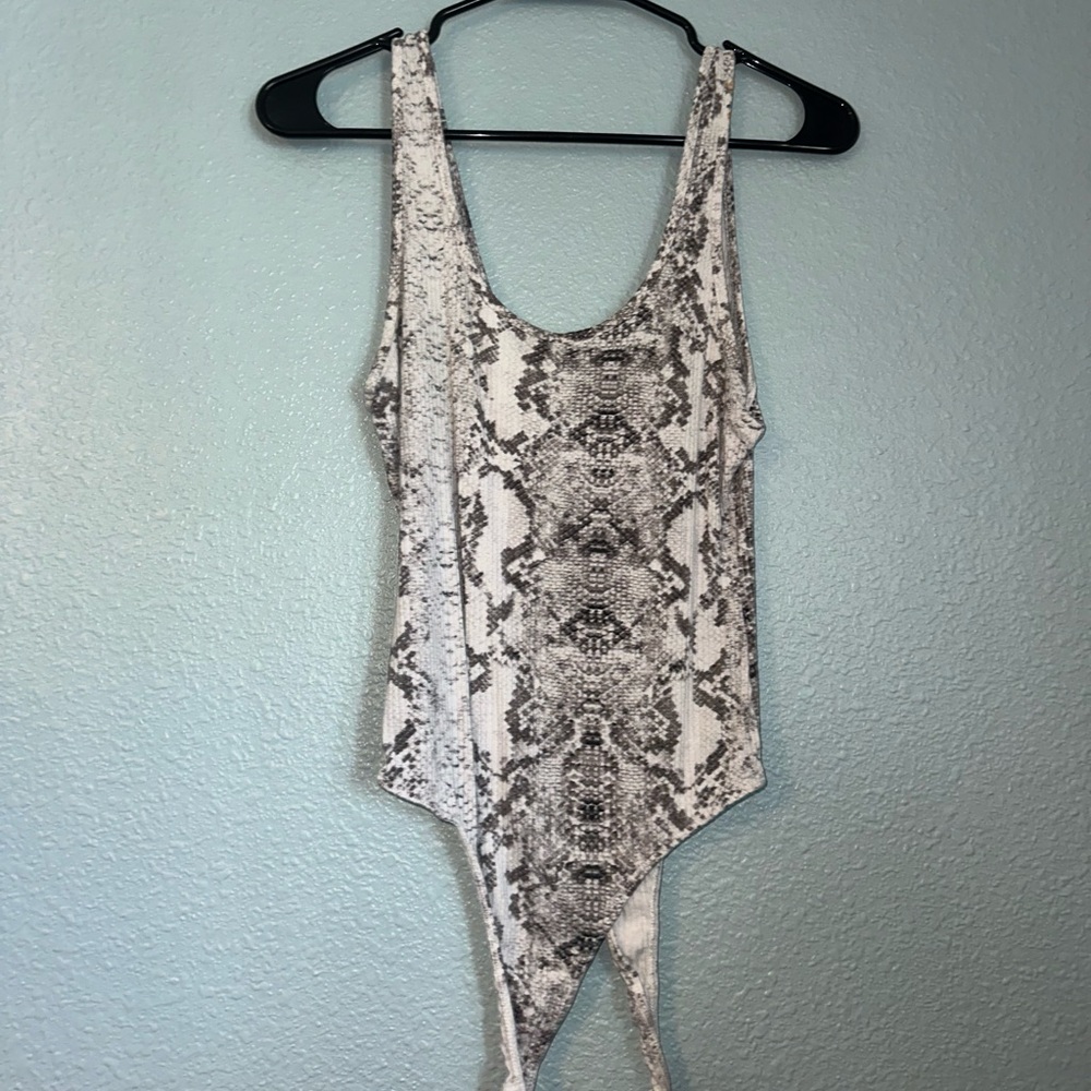 Women’s one piece shirt